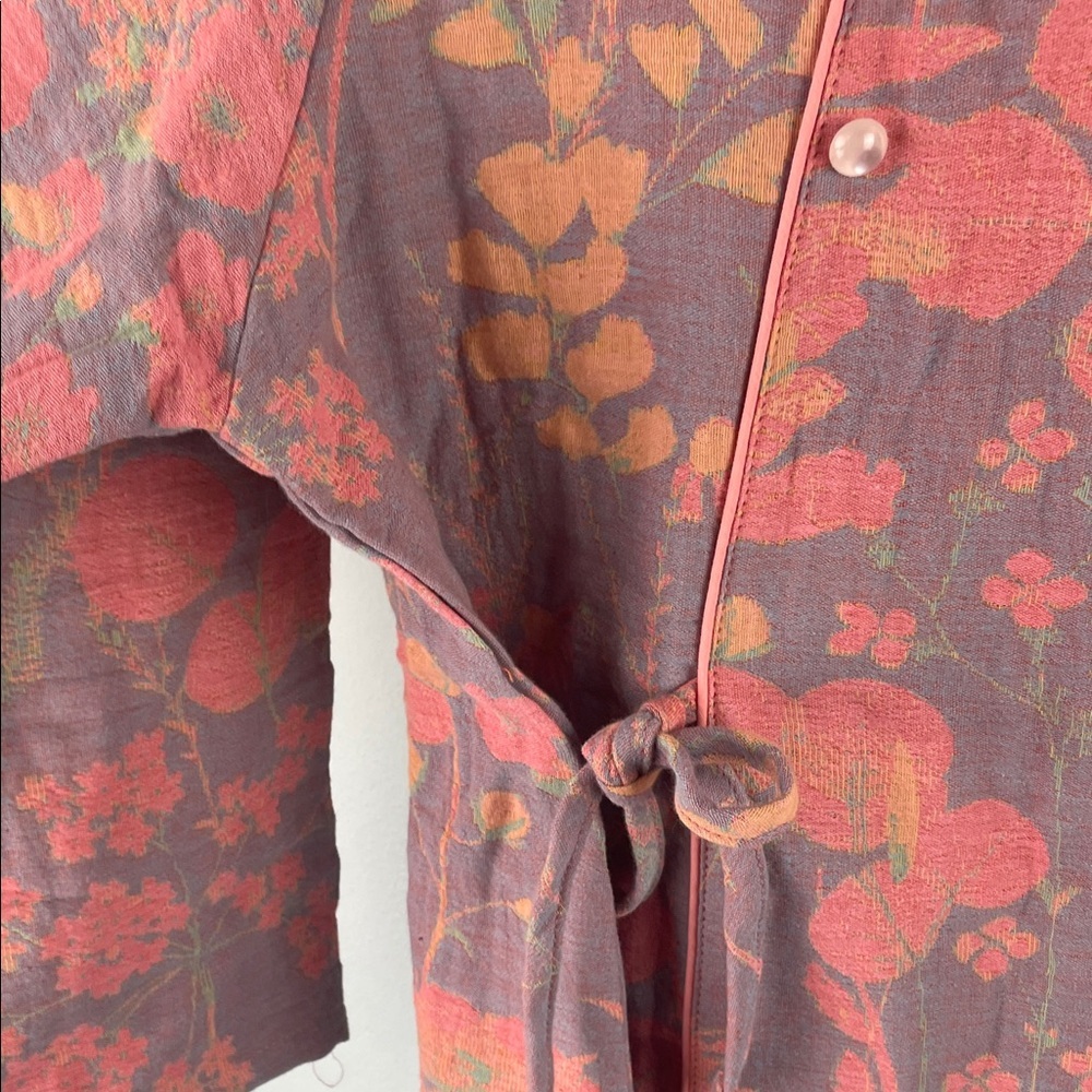 Floral Wrap-Style Wide Sleeve Top in Coral Pink Size L - Picture 6 of 12